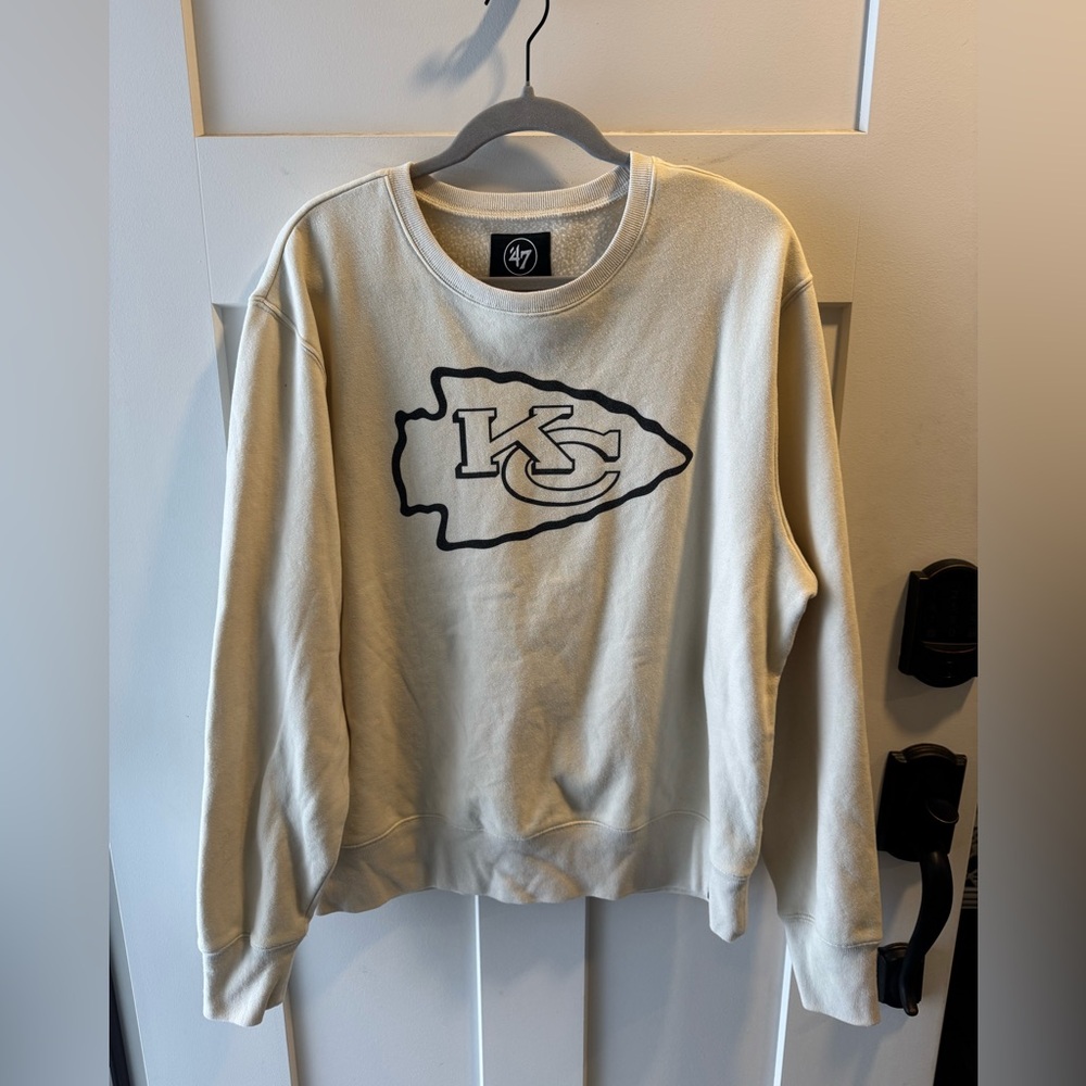 47 Cream Crewneck women’s Sweatshirt